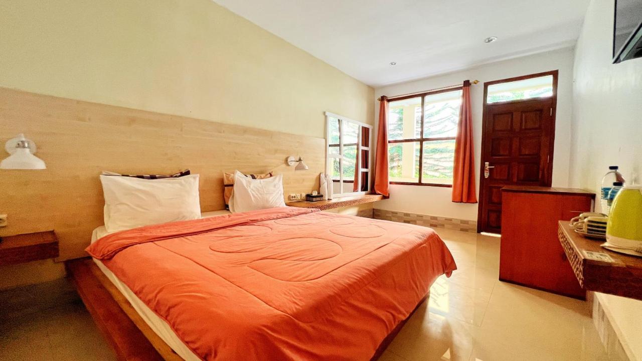 Centro Bajo Hotel & Resto Labuan Bajo Exterior foto