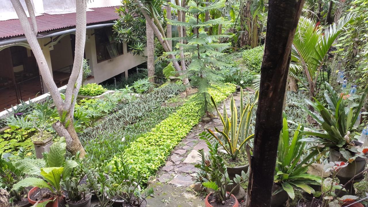Centro Bajo Hotel & Resto Labuan Bajo Zimmer foto